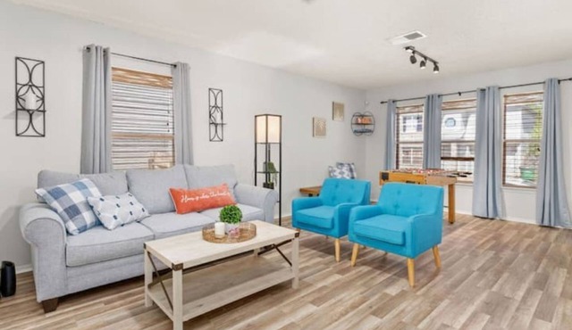 Close to Medical center cheerful 4 Bedroom home