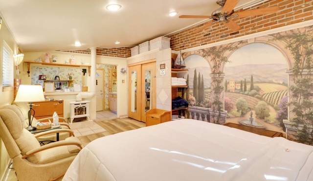 Close to Midtown! Cozy Reno 'River Cottage'