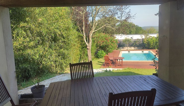 Close to Nimes, the calm of a village in a beautiful villa with swimming pool.