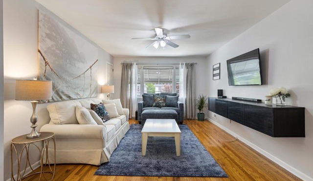 Close to NYC | King Bed | Free Parking