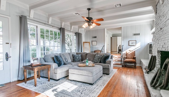 Close to OC & SNU & Fairgrounds w/3 King Beds
