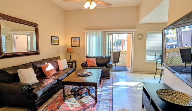 Close to Old Town - golf next door, heated pool, gym; dogs ok