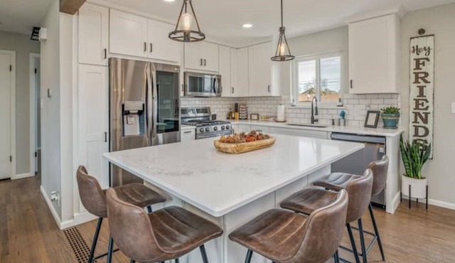 Close to Red Rocks, I-70, and Denver! Entire Home