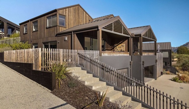 Close to remarkable ski field, parking and warm.