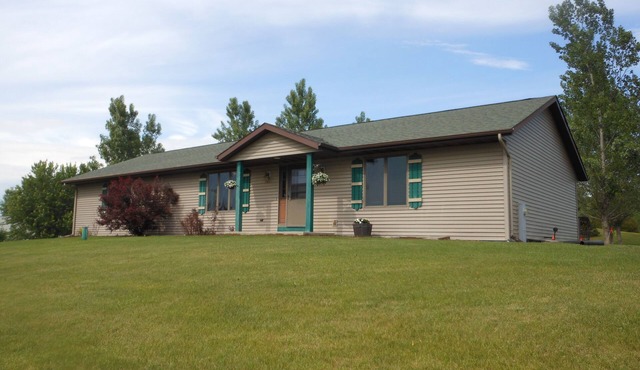 Close to Road America and Beautiful Elkhart Lake and Great Golf Courses