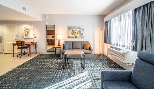 Close to Rochester International Airport! Free Hot Breakfast, Indoor Pool!