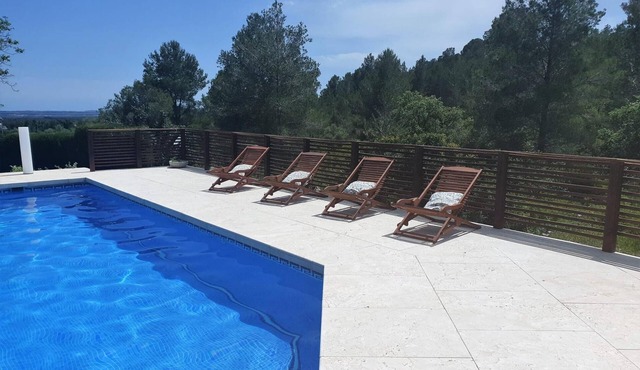 Close to Salou and just steps from the village!