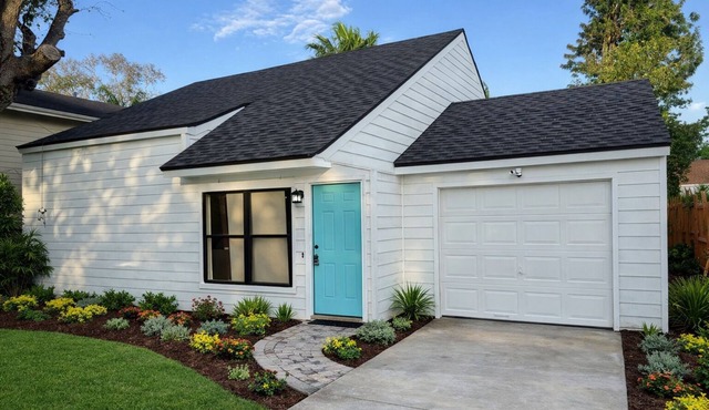 Close to Siesta Key, 3 brd house, fully renovated, everything NEW, fully stocked