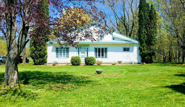 Close to snowmobile and atv trails. Minutes from Porcupine mountains.