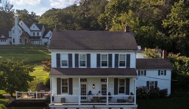 Close to Spooky Nook, Sight and Sound, Round Top; Clean, Cozy, Convenient!