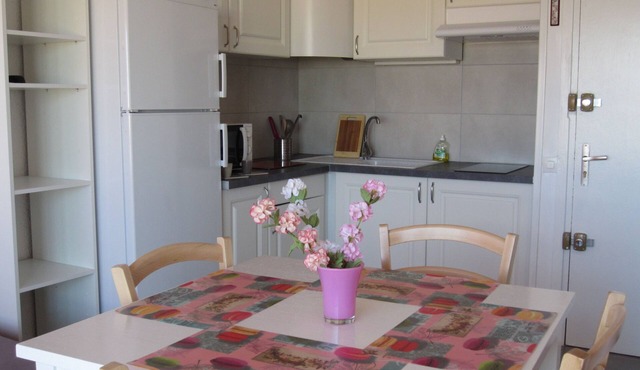 CLOSE TO THE BEACH for 2 or couple with young children