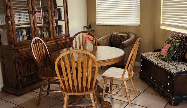 Close to the Balloon Fiesta! Handicapped Accessible, bring the whole family!