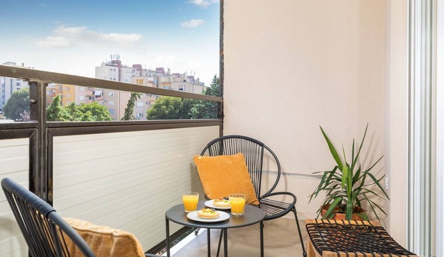 Close to the Beach and the Mall - Sunny Pula