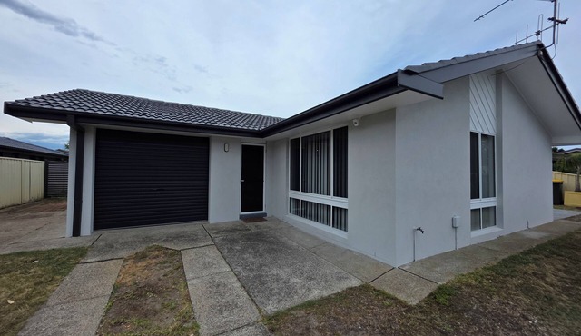 Close to the beach. Family & pet friendly. Enjoy my peaceful coastal retreat.