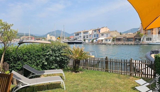 Close to the beach, flat 3/4 persons et mooring