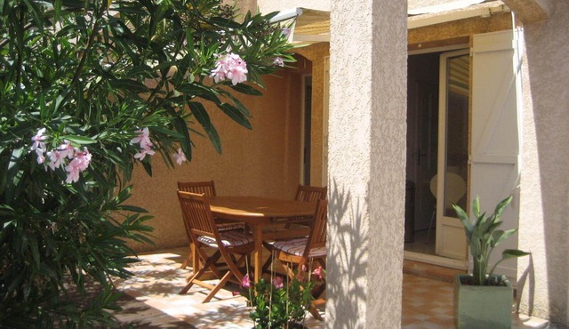 Close to the beach, villa for 6 with air-conditioning, 3 bedrooms