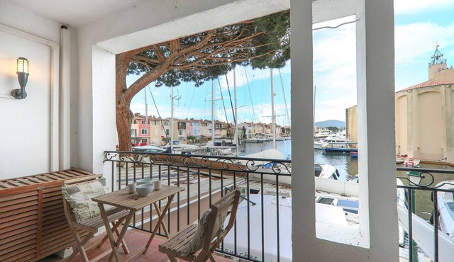 Close to the center, lovely air-conditioned apartment for 6 people