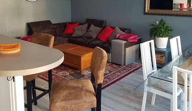 Close to the center, Chic and Cosy 80m² apartment/2 large bedrooms+1, park free