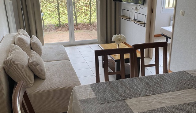 Close to the golf course, the Cité du Vin and the Hospices de Beaune!