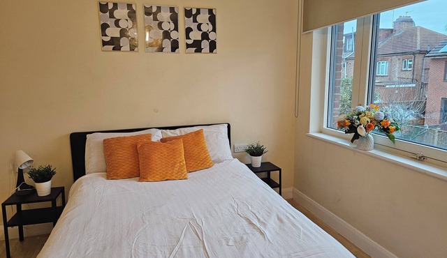 Close To The New Iconic Tottenham Stadium & Drumsheds, With Easy Access to City.