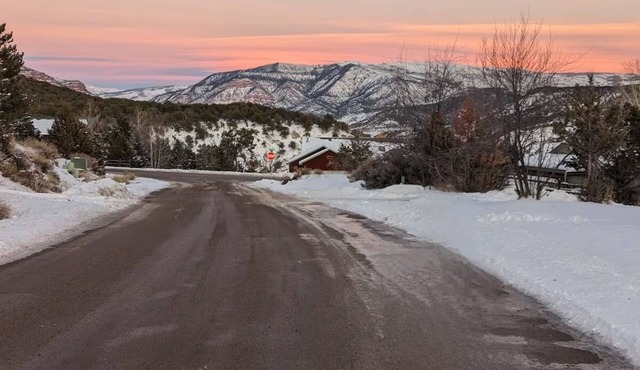Close to the slopes, mtb trails, views, local tips