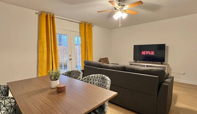 Close to Town 2 Bedroom Relax