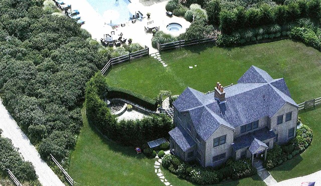 Close to Town & 'Sconset! Private Estate Home w/spectacular Pool & Cabana