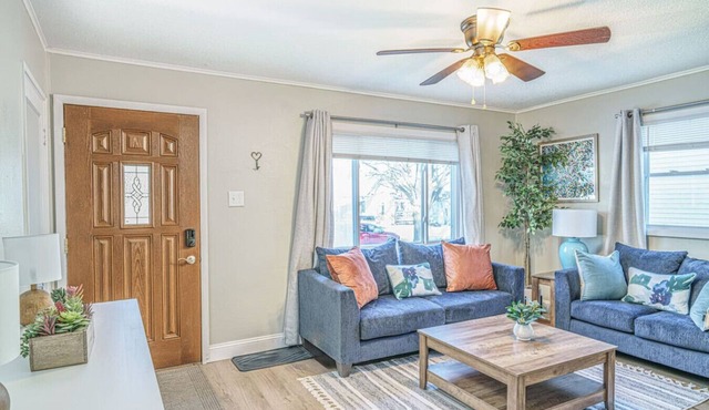 Close to U in Champaign, 2 Bedroom House