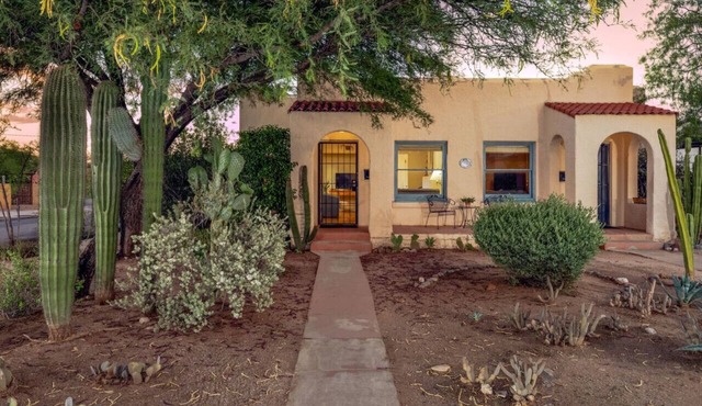 Close to U of A/1 BR 1 BA/Patio/Sam Hughes