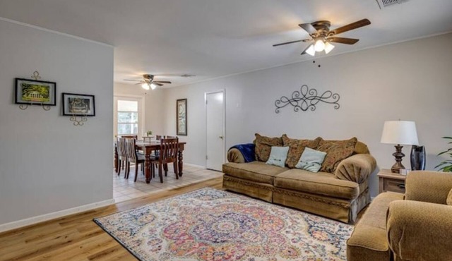 Close to ULM & Meta, Pet Friendly, Fiber Internet, Carport!