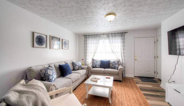 Close to VT - 4Bdrm, Sleeps 10