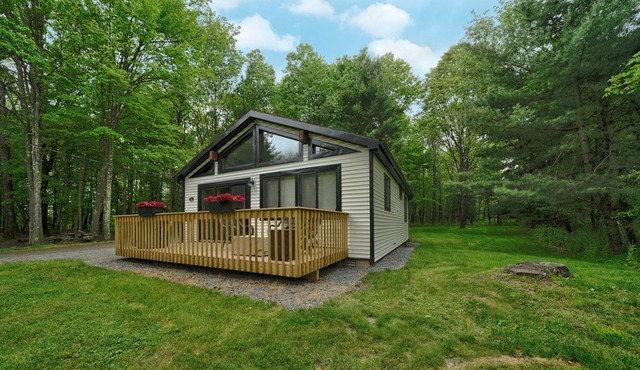 CLOSE TO WALLENPAUPACK! 2 bedroom, 1 bath cottage