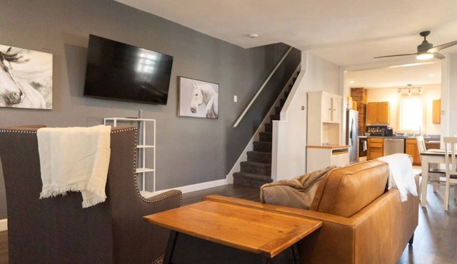 Close to Wind Creek/Events/Food! ✔Hot-tub ✔Garage