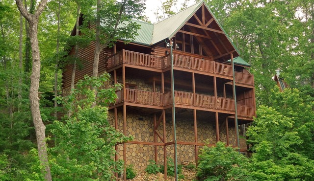 Closer To Home - Luxurious Mountain Cabin in the Smokies