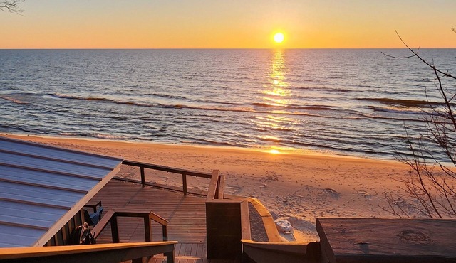 Closest Cottage to Lake Michigan for Miles!