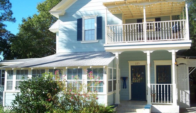 CLOSEST Home to Downtown Mt Dora & Lakefront - Winter 2018 SALE!