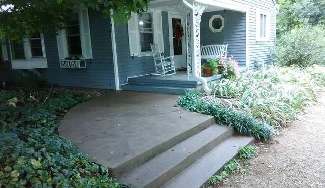 Closest home to Mammoth Cave Nat’l Park. Pet friendly.