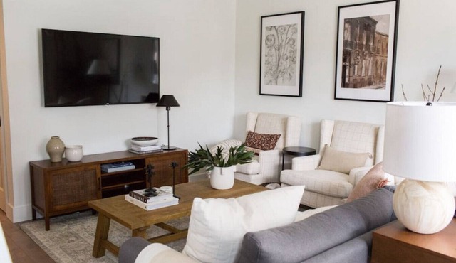 Closest Stay to Downtown Mt Dora - Renovated - Walk Everywhere - 5-Star Reviews