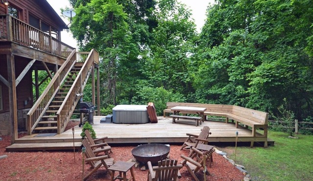 Cloud 8 - Free Estate Tours -Tranquil Family Cabin- Clingman's Dome + Lake Views