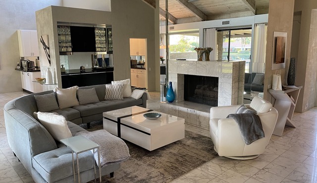 Cloud Nine | 3 Glam Master Suites & Stunning Desert Views – managed by Greenday