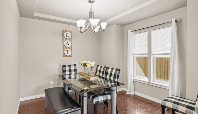 CLOUD VILLA: 3 storey house for bigger group, fenced yard, safe community