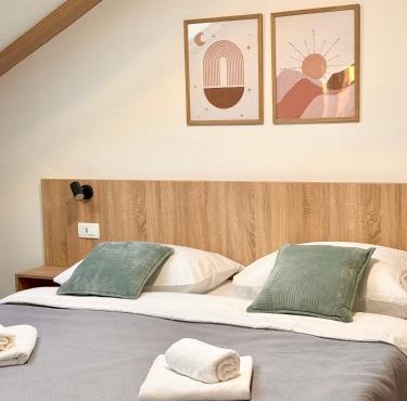 Cloud9 Airport Rooms