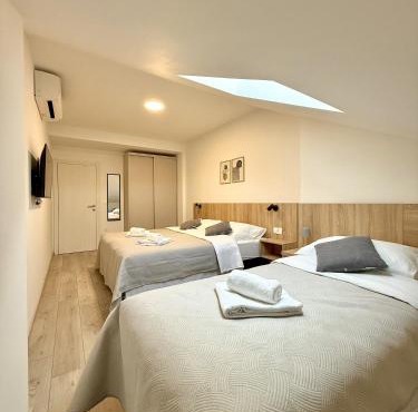 Cloud9 Airport Suites