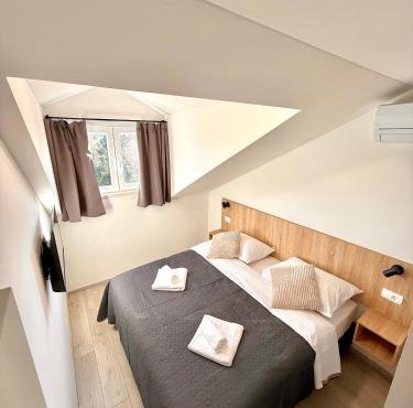 Cloud9 Apartments & Rooms