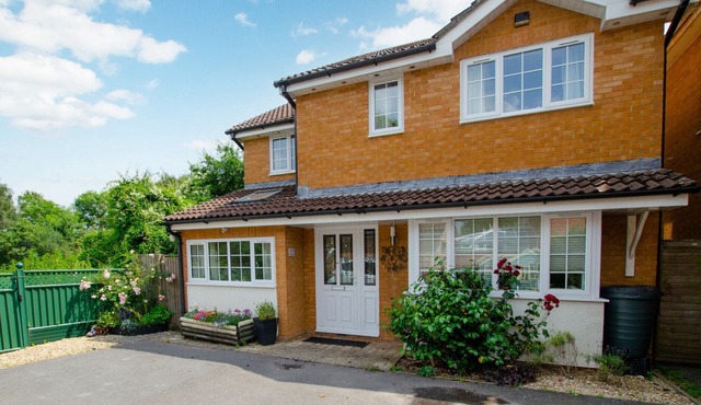 Cloudberry - Four Bedroom House, Sleeps 6