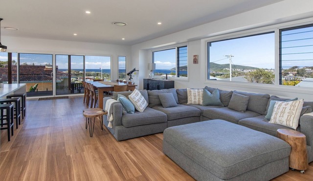 Cloudcatcher atop Bennets Head.