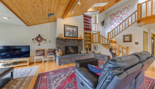 Cloudcroft Mtn Home w/Patio, Walk to Golf Course!