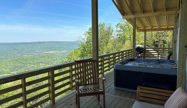 Cloudland Cottage-minutes away from world-class hiking, waterfalls, hanggliding
