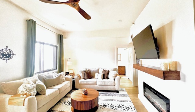 CloudSide@Sugar Pool/Hot Tub/Sauna/Ski/Snowboard/Endless Mountain Views!