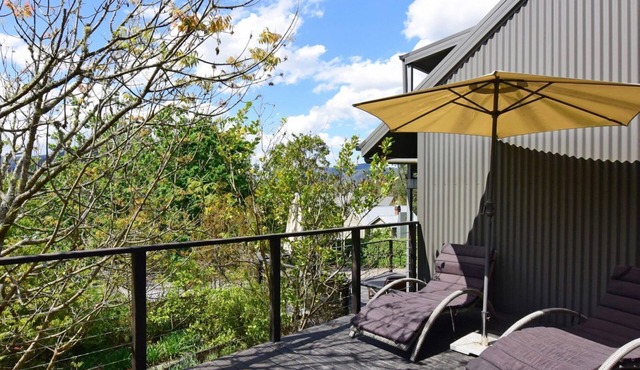 Cloudsong Chalet 2 - Close to the village centre!